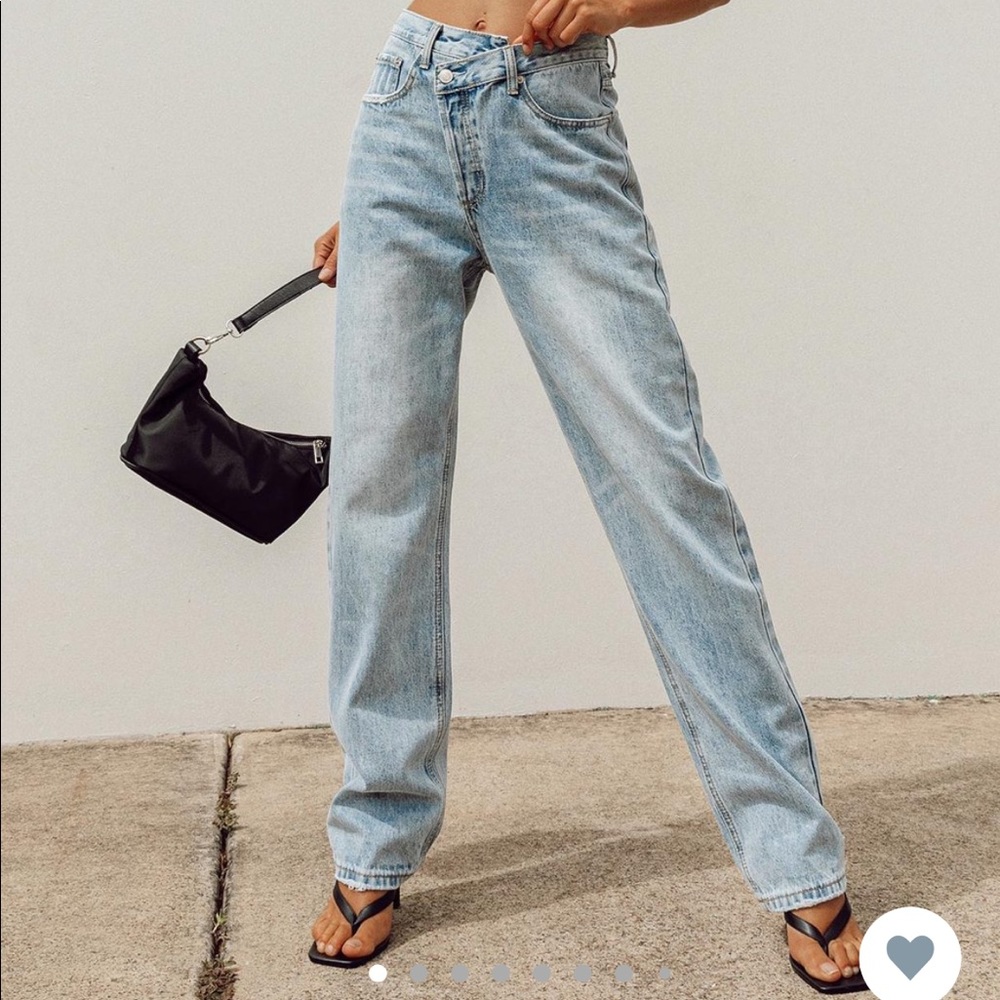Holly Asymmetric straight leg light wash